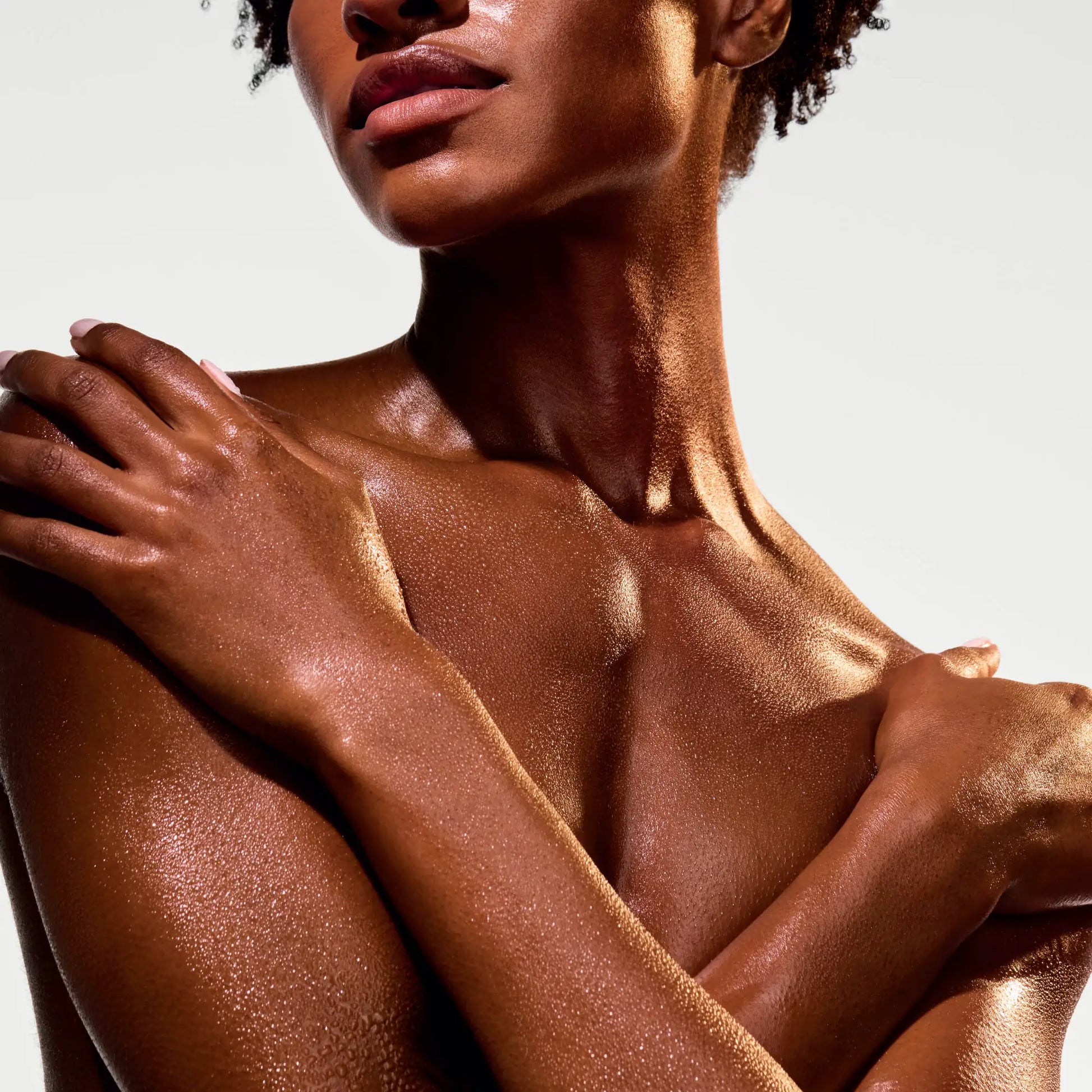 the-glow-getter-multi-oil-body-scrub-f7 NATR-40028-Alt-Image-The_Glow_Getter_Multi-Oil_Body_Scrub-06_1.webp